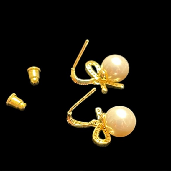SHASHI Small Faux Pave Goldplated Ribbon Bow Pearl Drop Jewelry Earrings - Picture 13 of 16